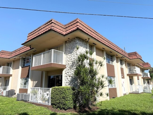 Building Photo - 7711 SW 56th St Unit 209A