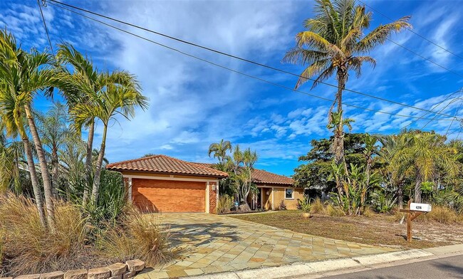 Building Photo - 4216 Plumosa Terrace