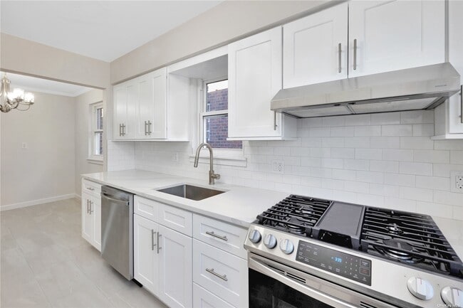 Photo - 160-37 Willets Point Blvd