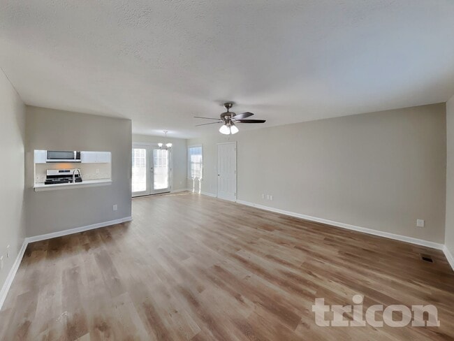 Photo - 531 Winning Dr