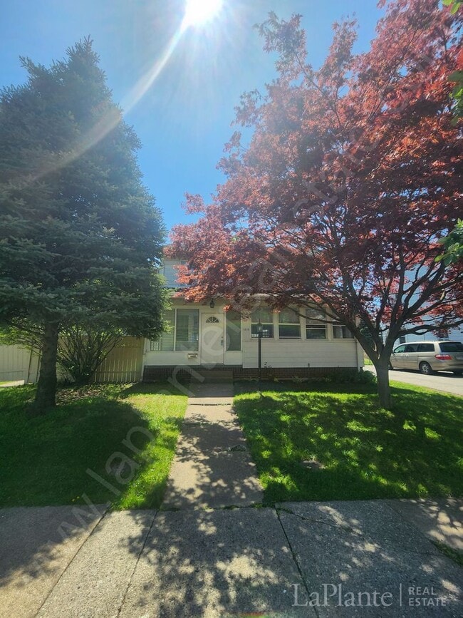Beautiful 4 Bedroom Home for Rent - Beautiful 4 Bedroom Home for Rent