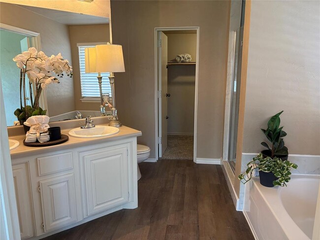 Photo - 1424 SW 129th St