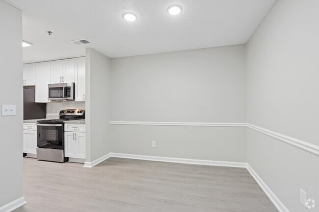 2BR, 2BA - 1,157SF - Dining Room - Collingwood Apartments