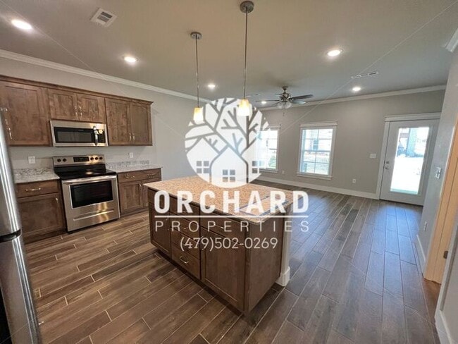 Building Photo - EP 5 | Townhomes with Garage in Siloam Springs!