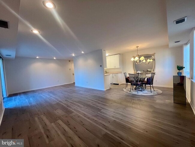 Photo - 1637 Oakwood Dr Unidad S-113