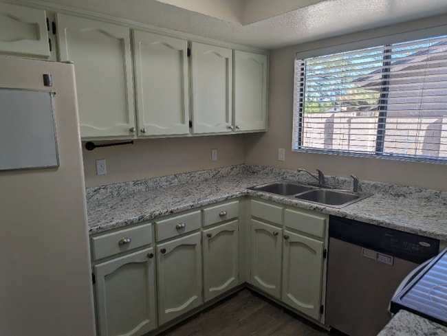 Photo - 4437 E Covina St