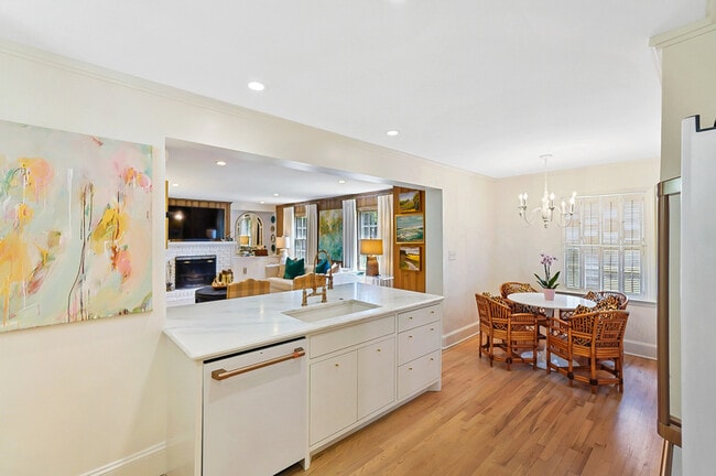 Photo - 614 Ellsworth Rd