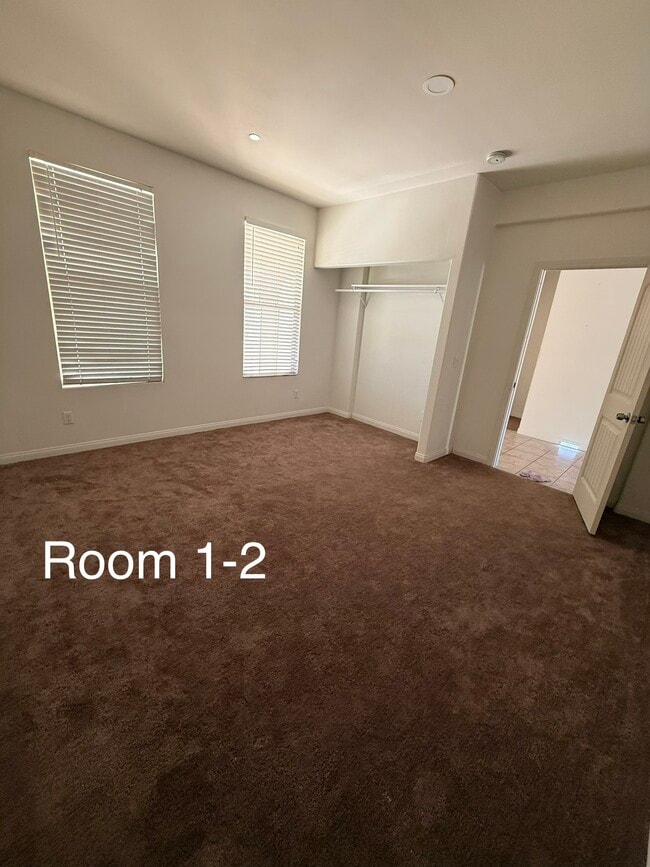 Photo - 4790 Preston St