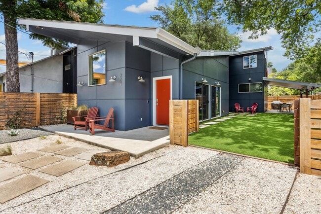 Photo - 207 Caney St House