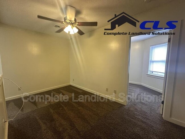 Building Photo - 1362 Chestnut St