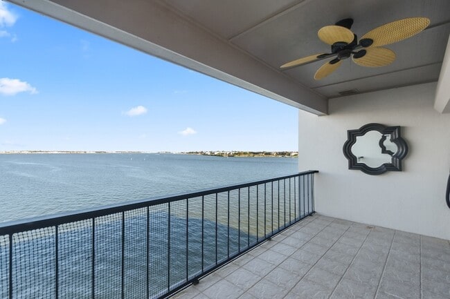 Photo - 351 Lakeside Ln Unit 305