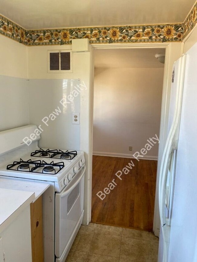 Photo - 185X Crook Ave Unit 1852 Crook Ave