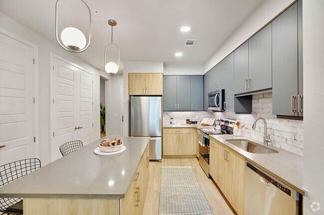 Building Photo - Live Smart, Live Downtown – Up to 6 Weeks ... Unit 18M Rental