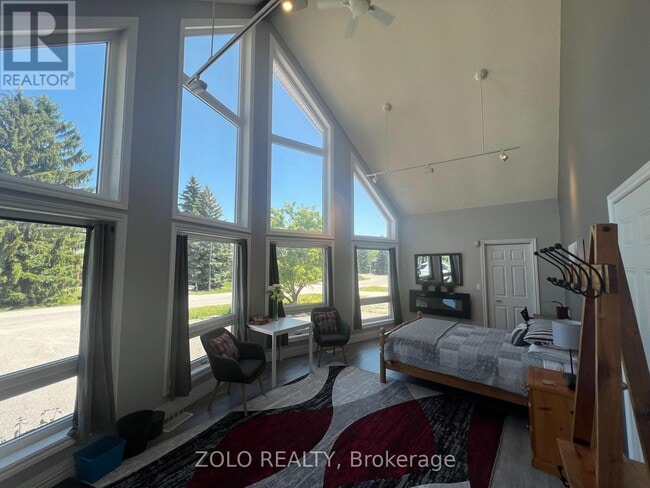 Photo - 112 Carmichael Crescent
