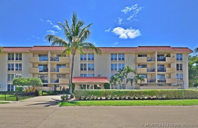 Building Photo - 1000 Spanish River Rd Unit 3k