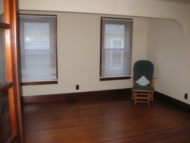 Photo - 280 Easton St Unit upper