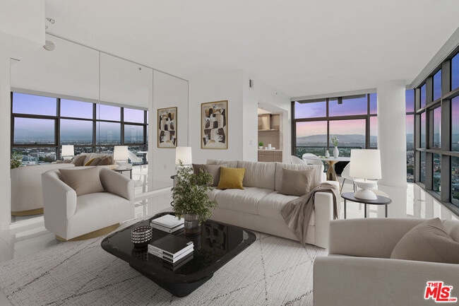 Building Photo - 13700 Marina Pointe Dr Unit 1915