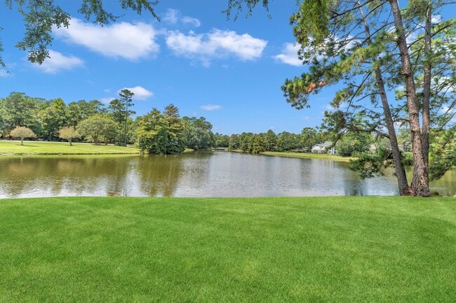 Photo - 1 E Wedgewood Glen