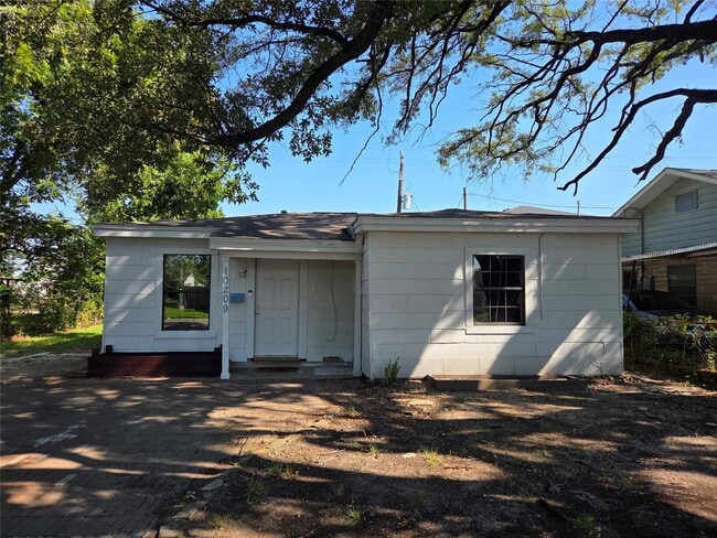 Photo - 10209 Palestine St Casa