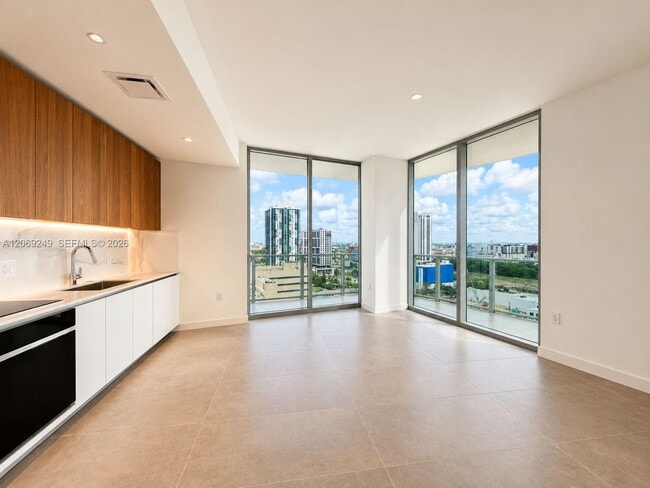 Building Photo - 1400 Biscayne Blvd Unit 1807