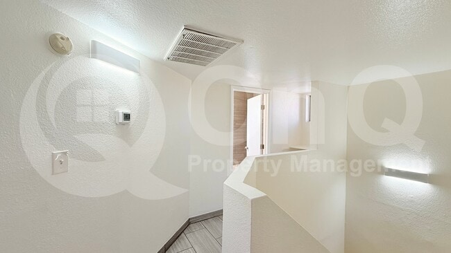 Photo - 1712 E Pepper Cir