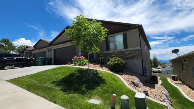 Photo - Snow-J3 Unit 1071 W 530 N