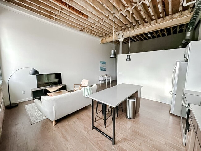 403 W 4th St N Unit SI ID1534863P