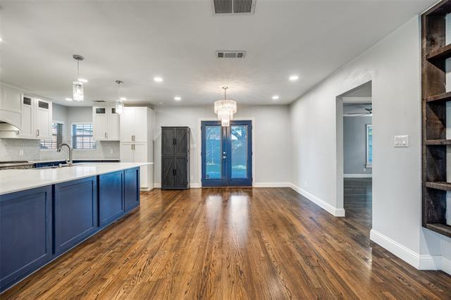 Photo - 6149 Kenwood Ave House