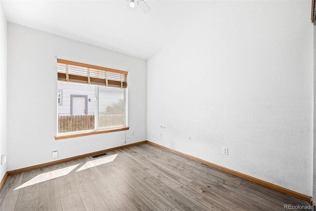 Cama 1 - 4623 E 127th Pl