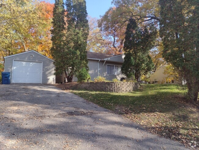 Building Photo - 4825 Ridge Rd Rental