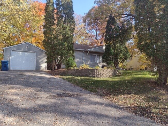 Photo - 4825 Ridge Rd House