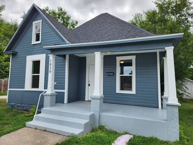 Building Photo - Spacious 3-Bedroom, 1-Bathroom Home AVAILABLE NOW!!