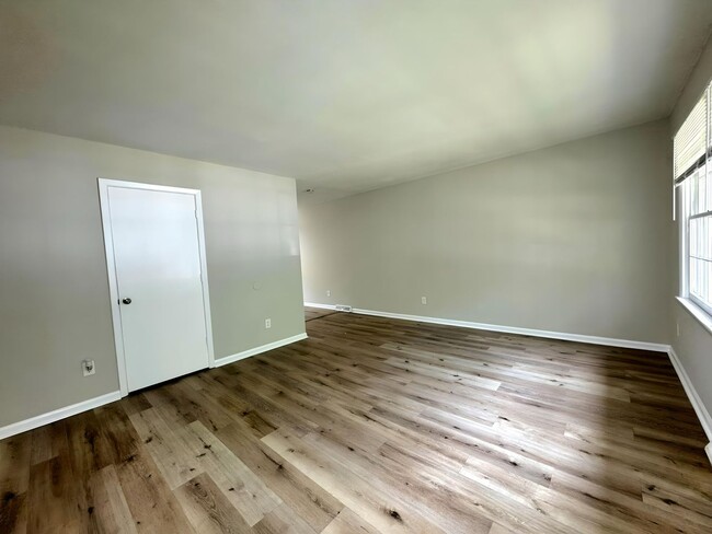 Photo - 4626 Highlake Dr