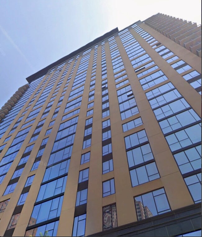 Building Photo - 833 N Clark St Unit 2408