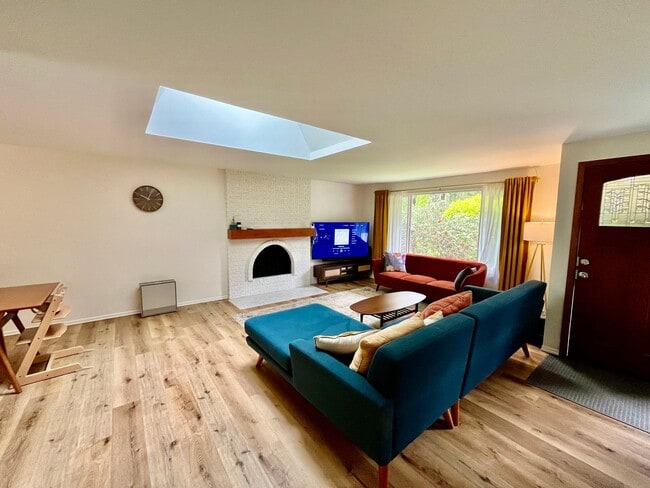 Photo - Spacious 5 Bed 3 Bath Home with In-Law Suite and huge yard in Olympic Hills