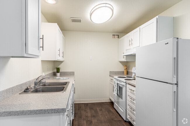 2BR, 1BA - 844SF