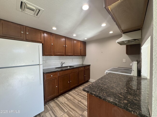 Photo - 6814 N 35th Ave