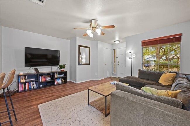 Photo - 1709 Friars Tale Ln