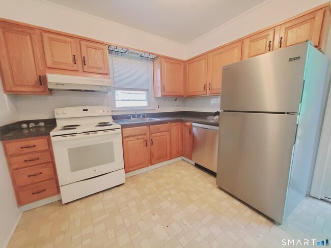 313 Flax Hill Rd Unit A