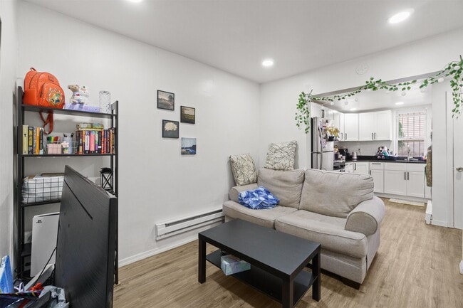 Photo - 477 Mercer St Apartment Unit 1