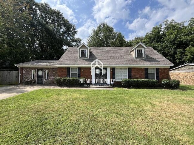 Photo - 2065 St James Dr House