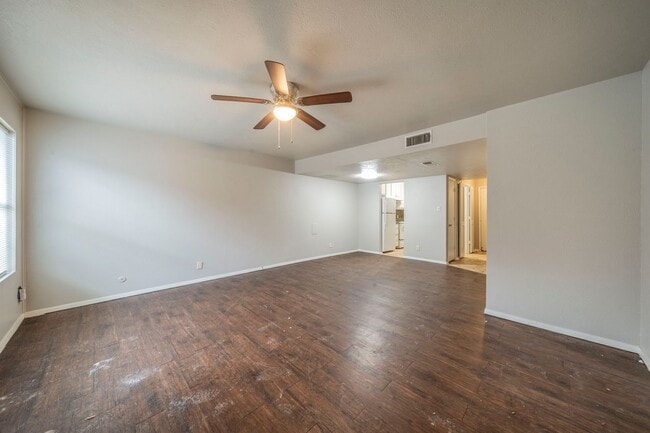 Building Photo - 3109 Las Vegas Trail Unit D