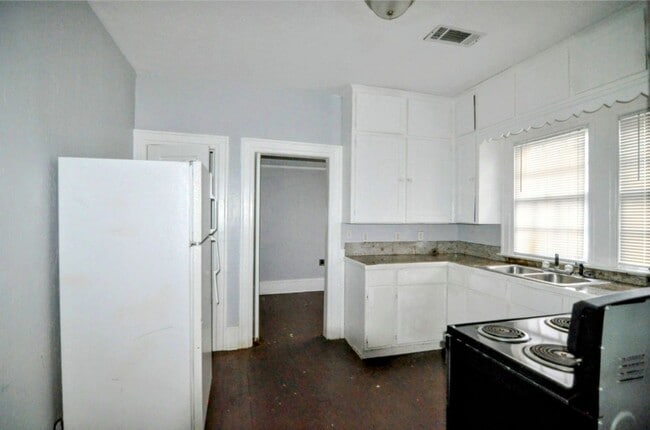 Photo - 2030 Madison Ave Unit A