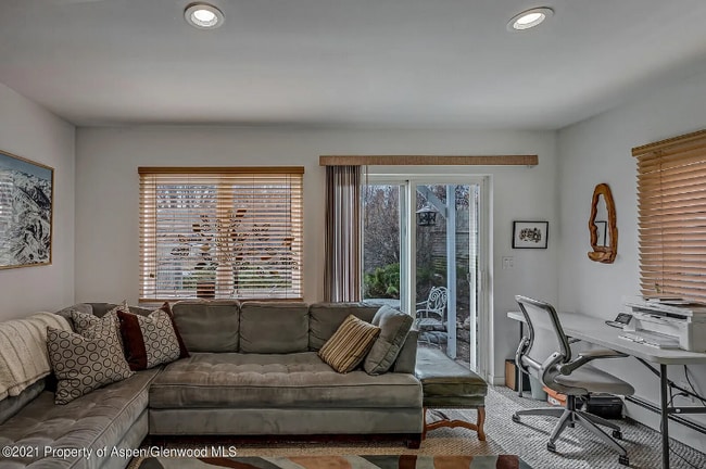 Photo - 350 S 8th St