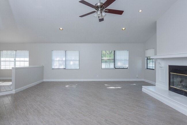 Photo - 3908 W McKay Ave