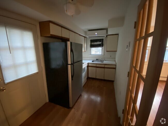 Building Photo - 144 Farnsworth Ave Unit Apt. 3