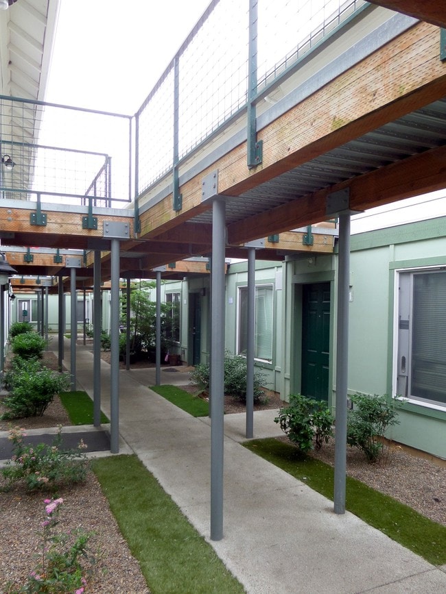 Courtyard 1st floor