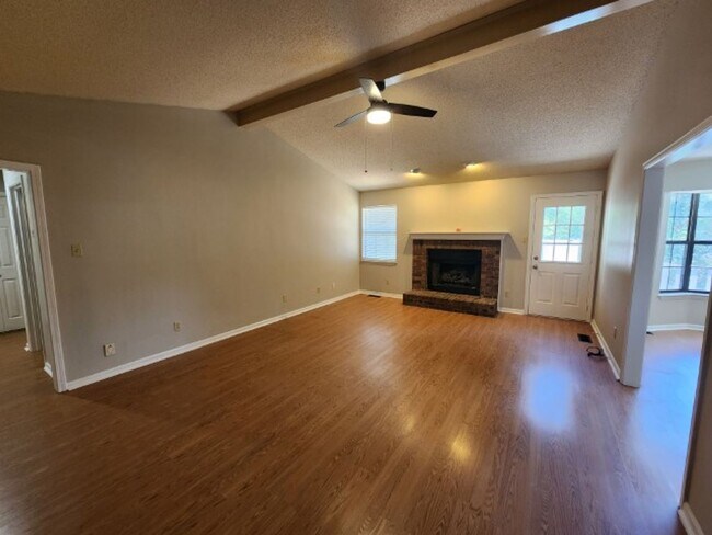 Photo - 309 Shadow View Dr