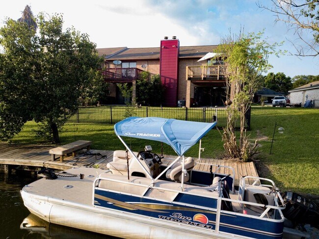 Photo - 13209 Bluff View Dr