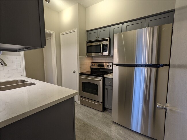 Building Photo - 2475 Underwood St Unit 390 Rental